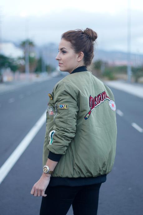 Bomber con parches de Gamiss Bomber con parches de Gamiss