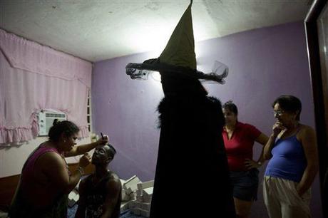 Al que no quiere caldo: Halloween se apodera de Cuba 58157aec9e462-image