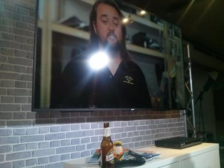 Llegó el que faltaba #AupaVodafoneOne La tele que pusieron fue la leche.