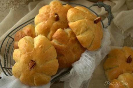 Panecillos con forma de calabaza, pura ternura Panecillos con forma de calabaza, pura ternura