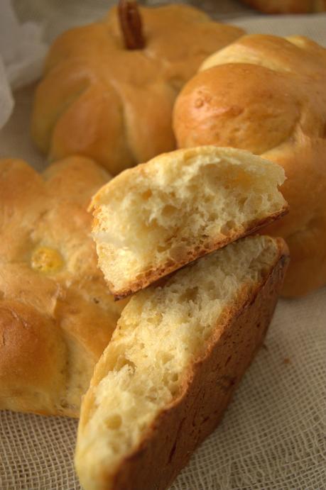 Panecillos con forma de calabaza, pura ternura Panecillos con forma de calabaza, pura ternura
