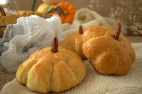 Panecillos con forma de calabaza, pura ternura Panecillos con forma de calabaza, pura ternura