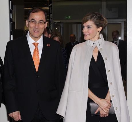 Dña. Letizia, look celebrity, en el Congreso Mundial del Cáncer, en París
