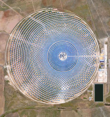 Imágenes satelitales de alta definición capturan cómo la gente ha cambiado la Tierra 03-gemasolar-thermosolar-plant