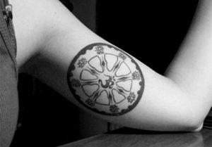 7 símbolos ideales para tatuajes ruedadharmatatuaje