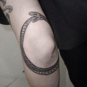 7 símbolos ideales para tatuajes uroborostatuaje