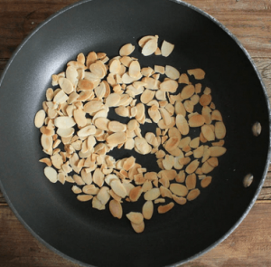 Receta de Ensalada de calabacín y almendras tostadas almendras