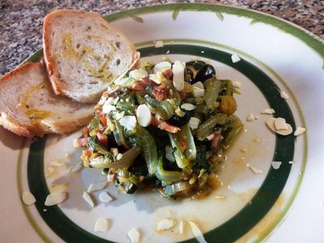 Acelgas rehogadas con panceta - Acelgas con almendras - Bietole con pancetta e mandorle - Chard with bacon and almonds Acelgas rehogadas con panceta - Acelgas con almendras - Bietole con pancetta e mandorle - Chard with bacon and almonds