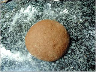 Pan de muerto mexicano de chocolate