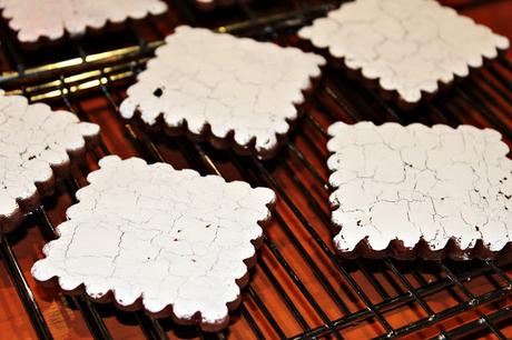 GALLETAS VINTAGE PERSONALIZADAS {PINTADAS A MANO, EFECTO CRAQUELADO} GALLETAS VINTAGE PERSONALIZADAS {PINTADAS A MANO EFECTO CRAQUELADO}