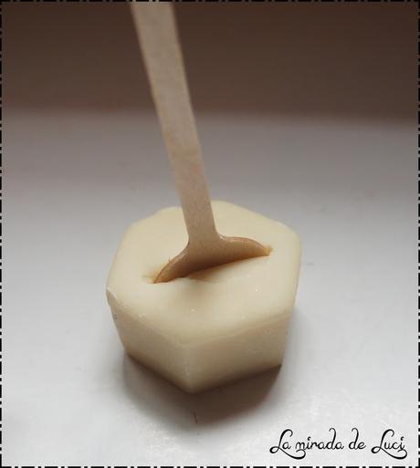 LUSH, Kinky, tratamiento de aceite caliente. LUSH, Kinky, tratamiento de aceite caliente.