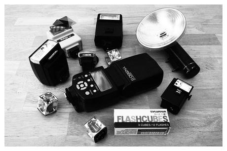 Cinco accesorios que no pueden faltar en nuestra mochila fotográfica Flash