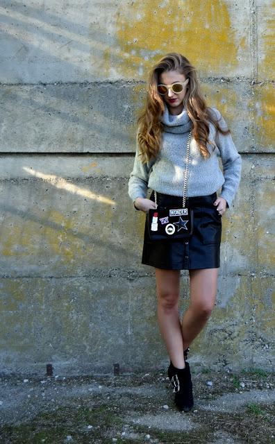 Jersey gris para el otoño Jersey gris para el otoño