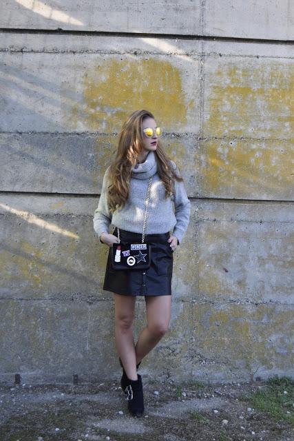 Jersey gris para el otoño Jersey gris para el otoño