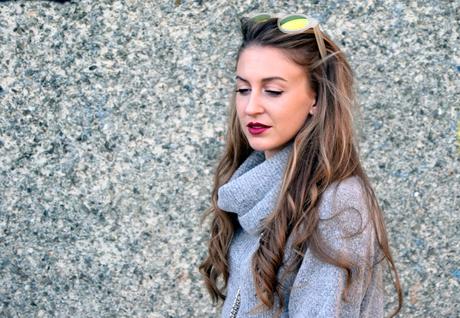 Jersey gris para el otoño Jersey gris para el otoño