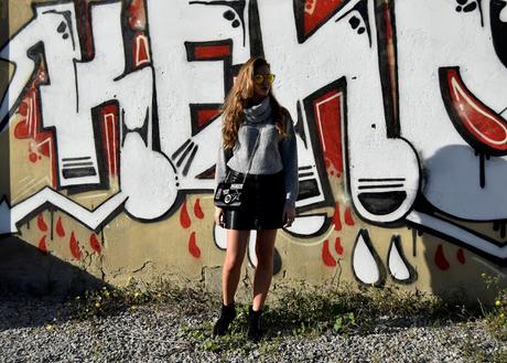 Jersey gris para el otoño Jersey gris para el otoño