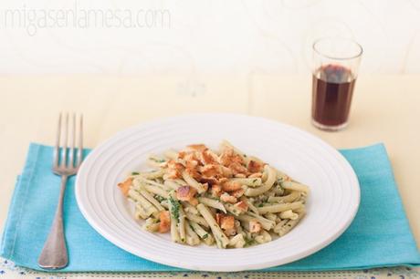 Casarecce caterse (pasta con pesto de anchoas)