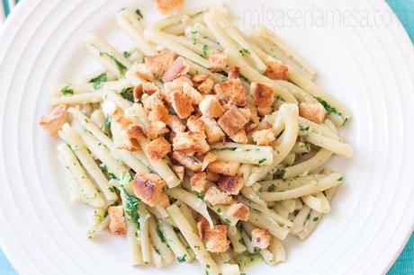 Casarecce caterse (pasta con pesto de anchoas)