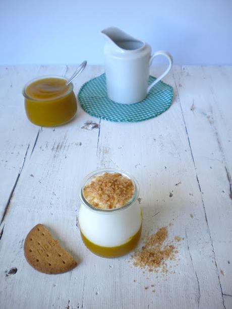 Parfait de yogur, confitura especiada y crumble de galletas Parfait de yogur, confitura especiada y crumble de galletas