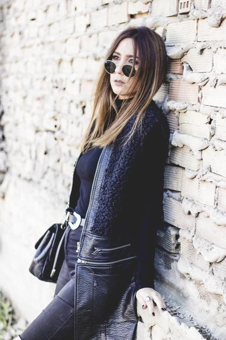 ALL YOU NEED THIS FALL IS BLACK + HOW TO STYLE: FALL TRENDS: EMBROIDERY