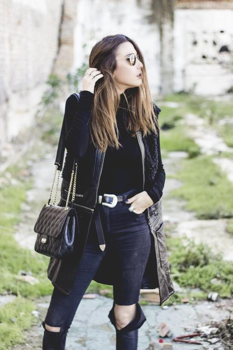 ALL YOU NEED THIS FALL IS BLACK + HOW TO STYLE: FALL TRENDS: EMBROIDERY