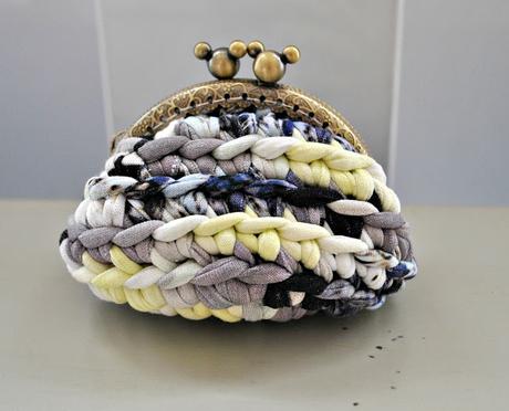 MONEDERO DE TRAPILLO CON BOQUILLA MONEDERO DE TRAPILLO CON BOQUILLA