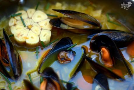 Sopa-de-ajo-vegetales-y-mejillones-04