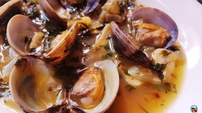 Almejas en salsa Almejas en salsa