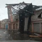 Desastre en San Luis Potosí por lluvia; caen árboles y anuncios Desastre en San Luis Potosí por lluvia; caen árboles y anuncios