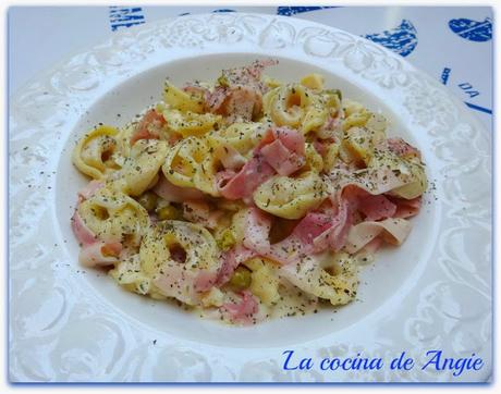 TORTELLINIS CON SALSA DE GUISANTES Y JAMÓN YORK TORTELLINIS CON SALSA DE GUISANTES Y JAMÓN YORK