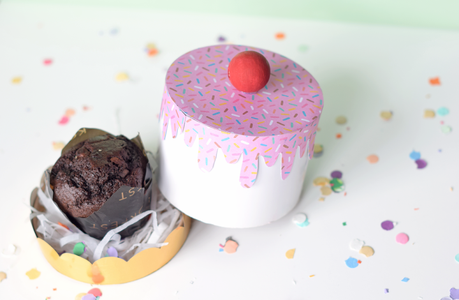 Cómo hacer una caja en forma de tarta/ How to make a birthday cake box