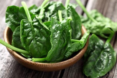 Estos 10 alimentos te ayudarán a tener mejores orgasmos beneficios-de-las-espinacas-1