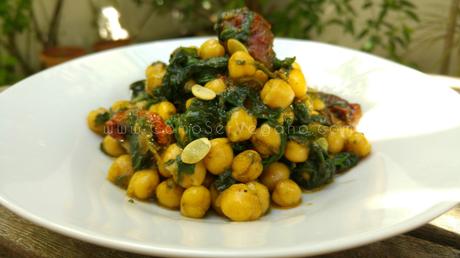Garbanzos🍲 con espinacas🌱 y tomate🍅 seco 20160515_161845