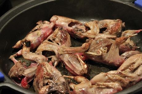 Alubias blancas con codornices y setas Alubias blancas con codornices y setas