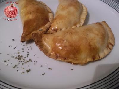 Empanadillas de atún y huevo al horno