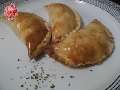 Empanadillas de atún y huevo al horno