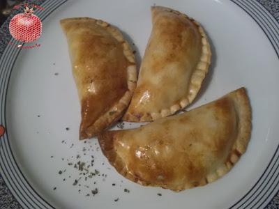 Empanadillas de atún y huevo al horno