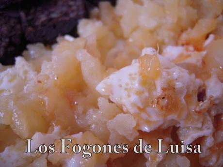 HUEVOS ROTOS CON PATATAS EN PELOTON HUEVOS ROTOS CON PATATAS EN PELOTON