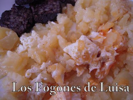 HUEVOS ROTOS CON PATATAS EN PELOTON HUEVOS ROTOS CON PATATAS EN PELOTON