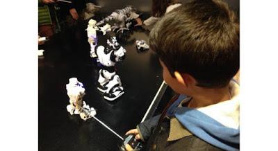 Compartiendo en #erw2016 un taller de robótica para niños y padres en Caixa Fórum / Pensamiento robótico Compartiendo en #erw2016 un taller de robótica para niños y padres en Caixa Fórum / Pensamiento robótico