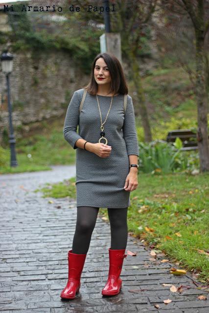 Outfit: Ideas para Vestir Botas de Agua con Vestido