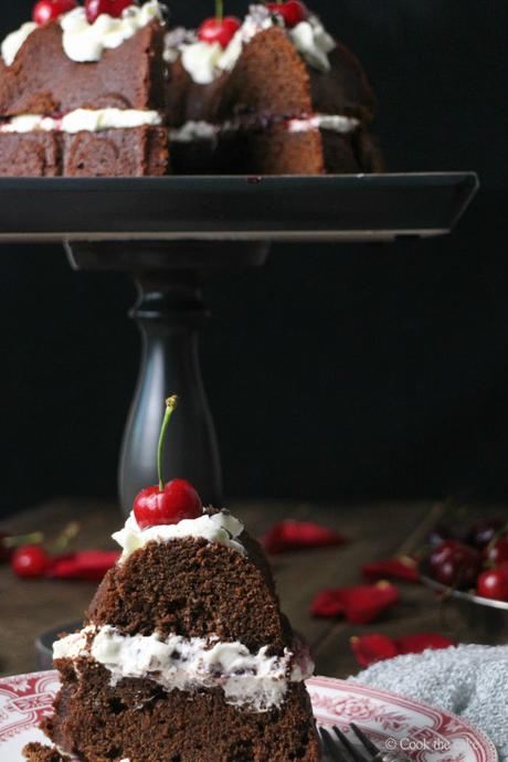 black-forest-bundt-cake, national-bundt-cake-day, bundt-cake, tarta-selva-negra