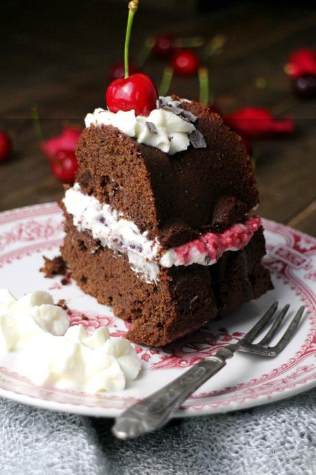 black-forest-bundt-cake, national-bundt-cake-day, bundt-cake, tarta-selva-negra