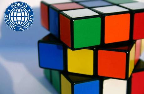 Debes verlo sin pestañear: Rubik resuelto en un tiempo ridículamente corto