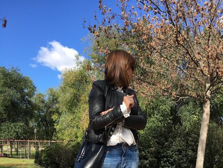 WHITE BLOUSE, ALWAYS... WHITE BLOUSE, ALWAYS...