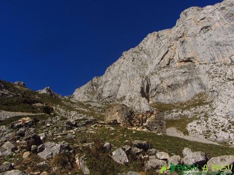 Cabaña de Esmenadoiro en La Rasuca