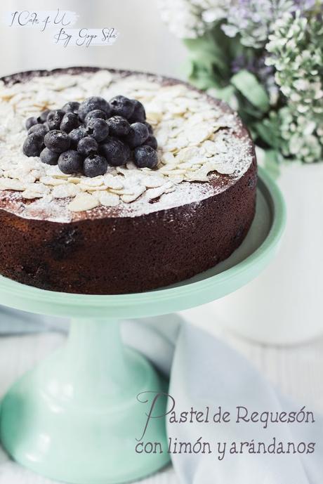 Pastel de Requesón con Limón y Arándanos