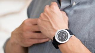 Este Smartwatch alimentado por el calor del cuerpo nunca necesitara que lo carguen.