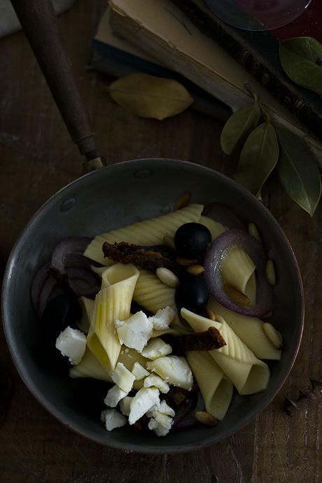 GARGANELLI CASEROS CON SALSA DE TOMATE SECO Y QUESO DE CABRA