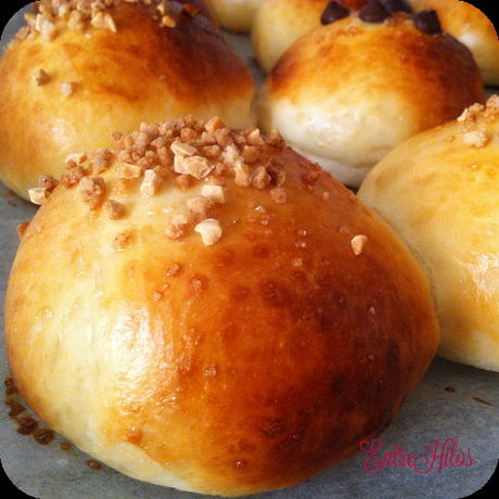 brioches de azahar almendras y chocolate